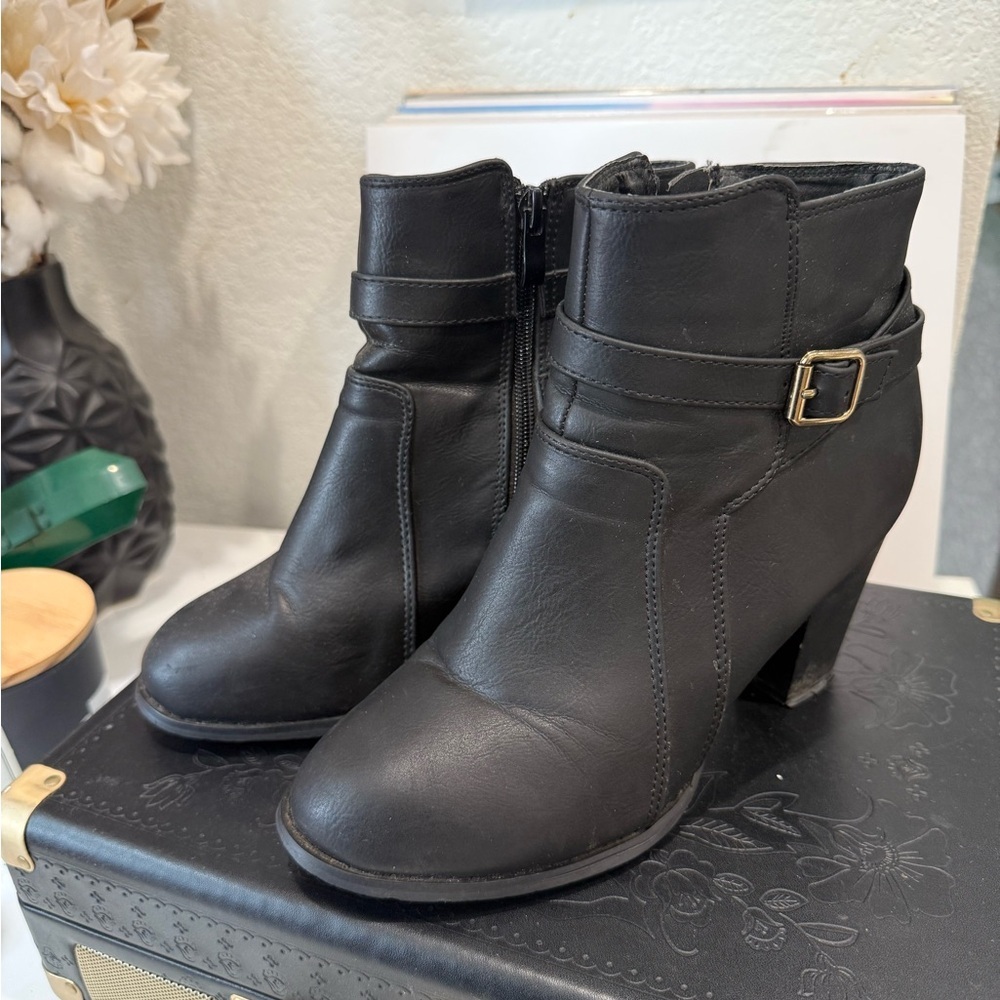 TOP Moda Black Ankle Booties with Chunky Heel